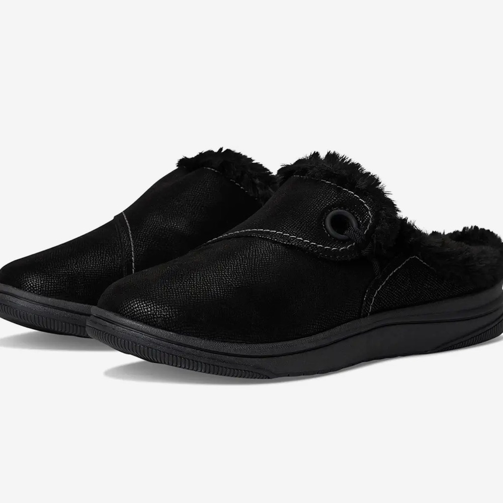 Clark’s Breeze Myth slip on fur lined mules 9.5